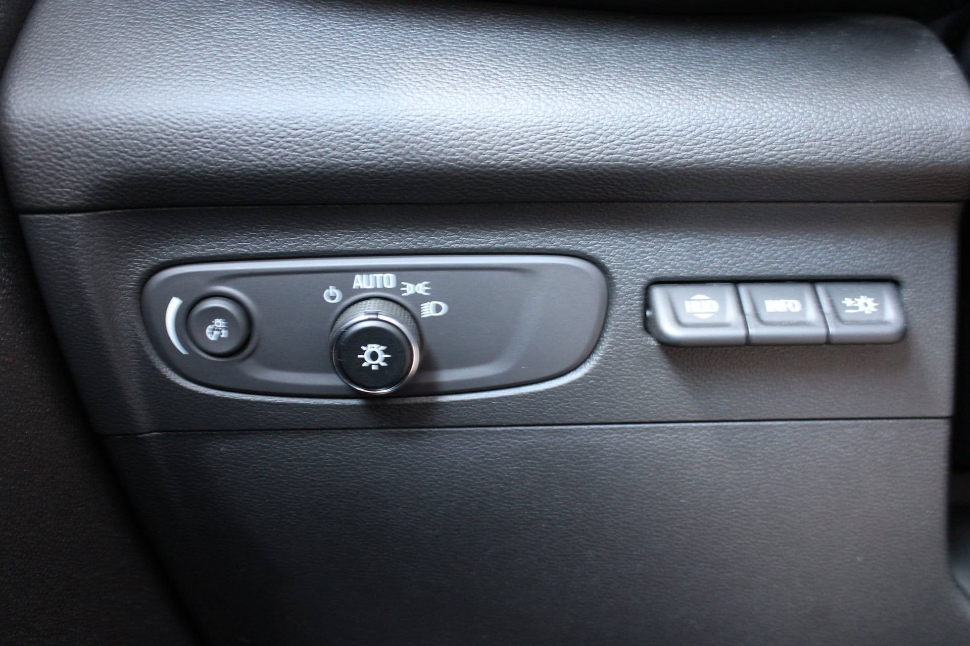 Used 2023 Buick Envision Avenir FWD image 25