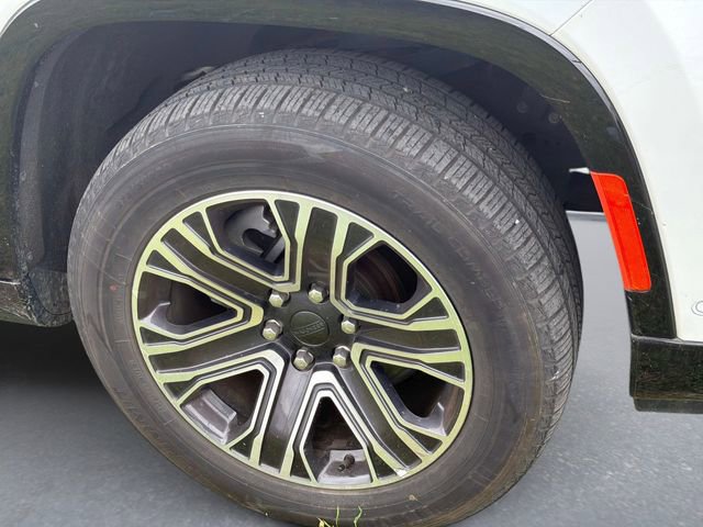 Used 2024 Jeep Wagoneer Series II w/ Flexible Seating Group image 5