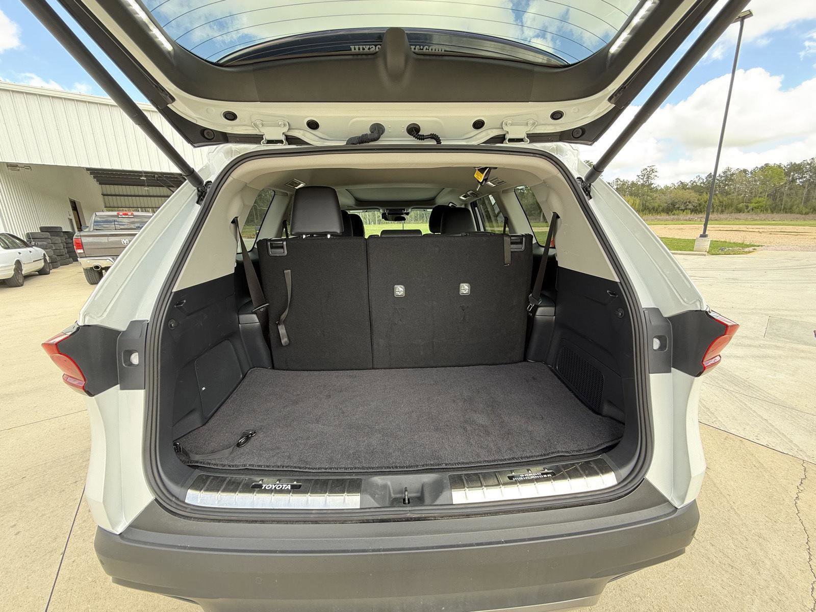 Used 2025 Toyota Grand Highlander AWD image 14