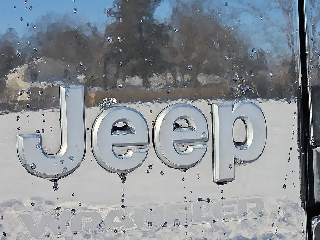 Used 2022 Jeep Wrangler Sport image 29