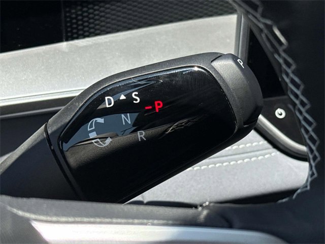 New 2025 Volkswagen Tiguan SE image 12