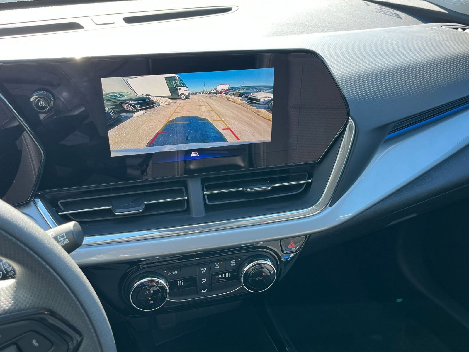 Used 2025 Chevrolet Trax LT image 20