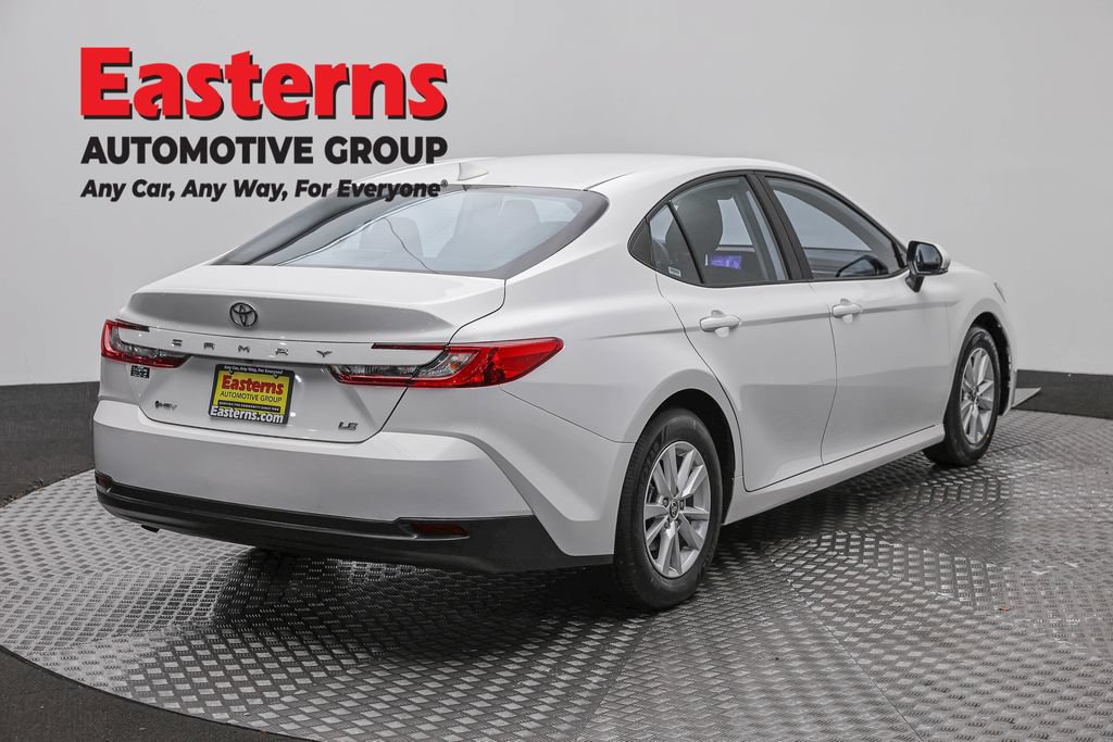 Used 2025 Toyota Camry LE FWD image 5