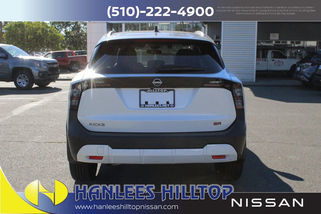 New 2025 Nissan Kicks SR FWD image 8
