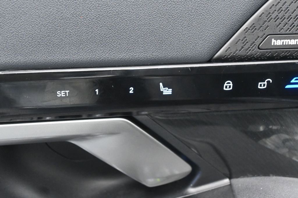 Used 2024 BMW 530i RWD image 15