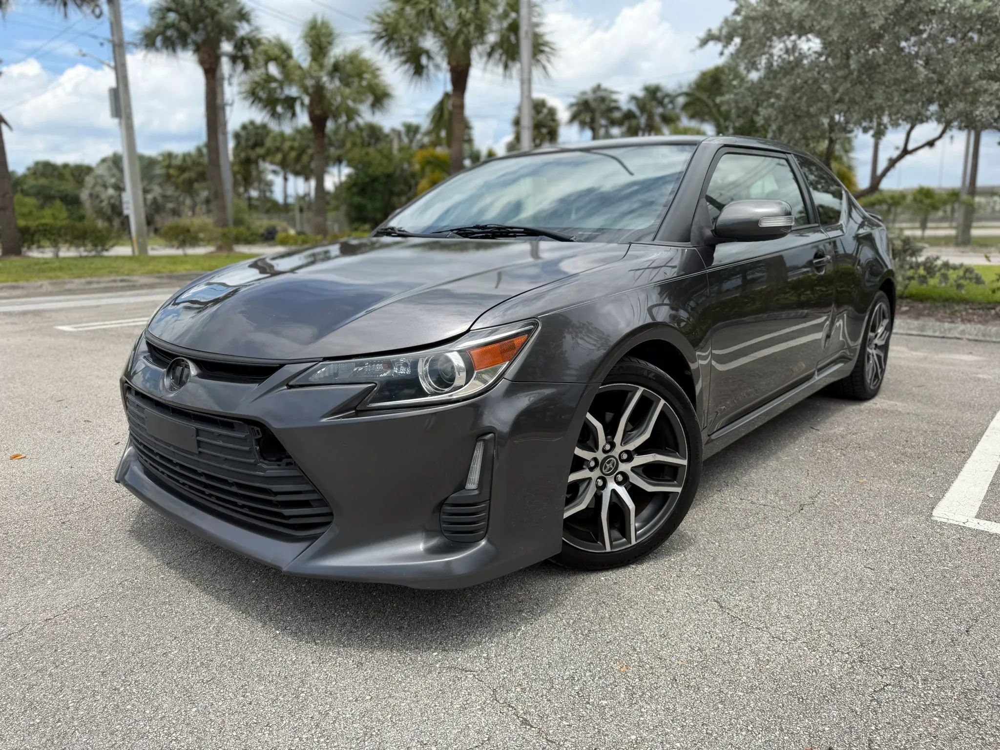 Used 2014 Scion tC FWD image 2