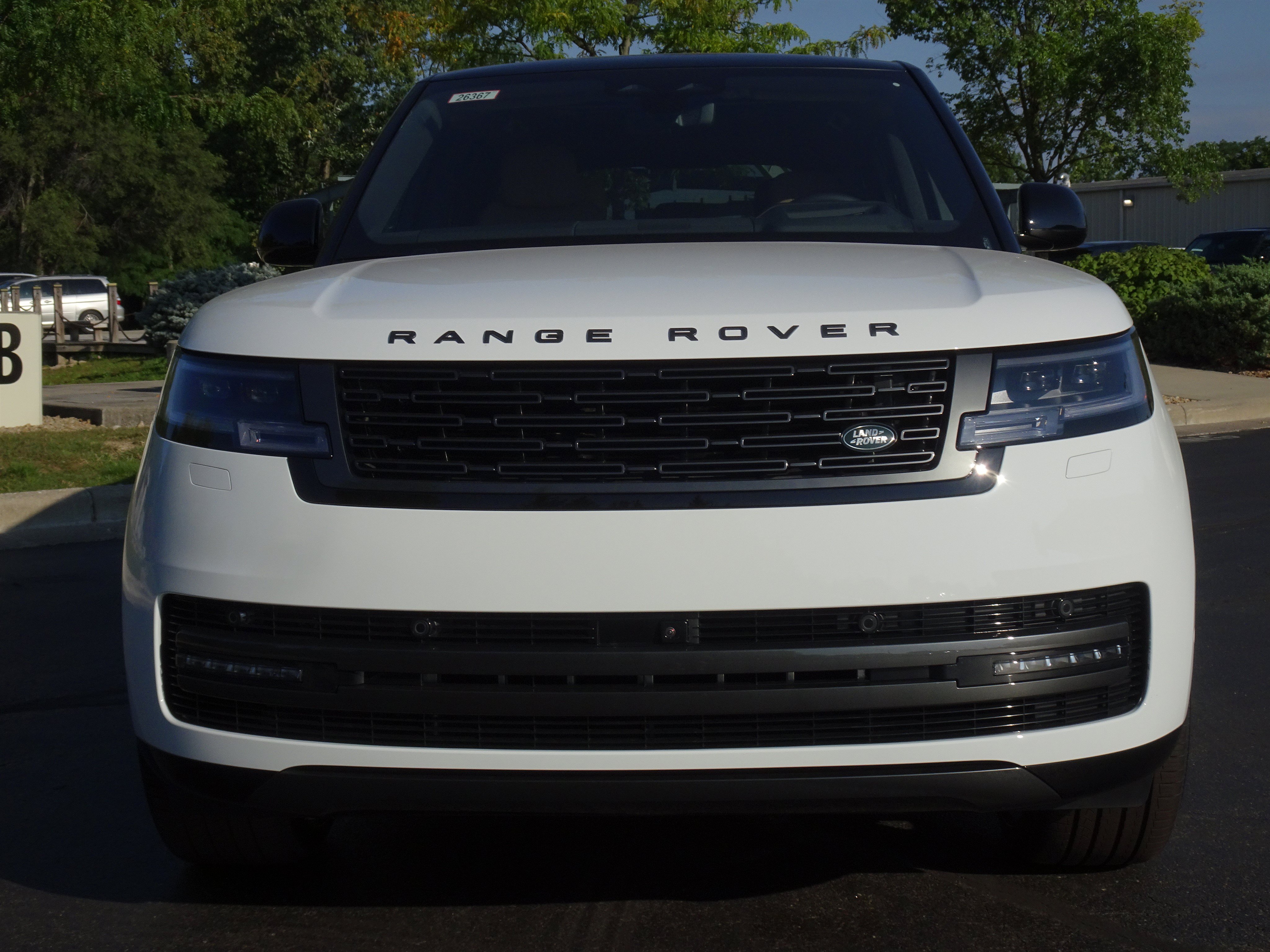 New 2026 Land Rover Range Rover Long Wheelbase SE AWD/4WD image 12