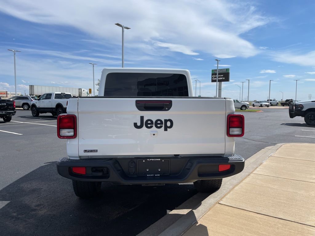 Used 2025 Jeep Gladiator Sport AWD/4WD image 3