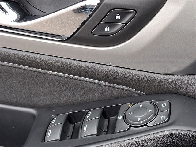 Used 2023 Chevrolet Traverse LT image 22