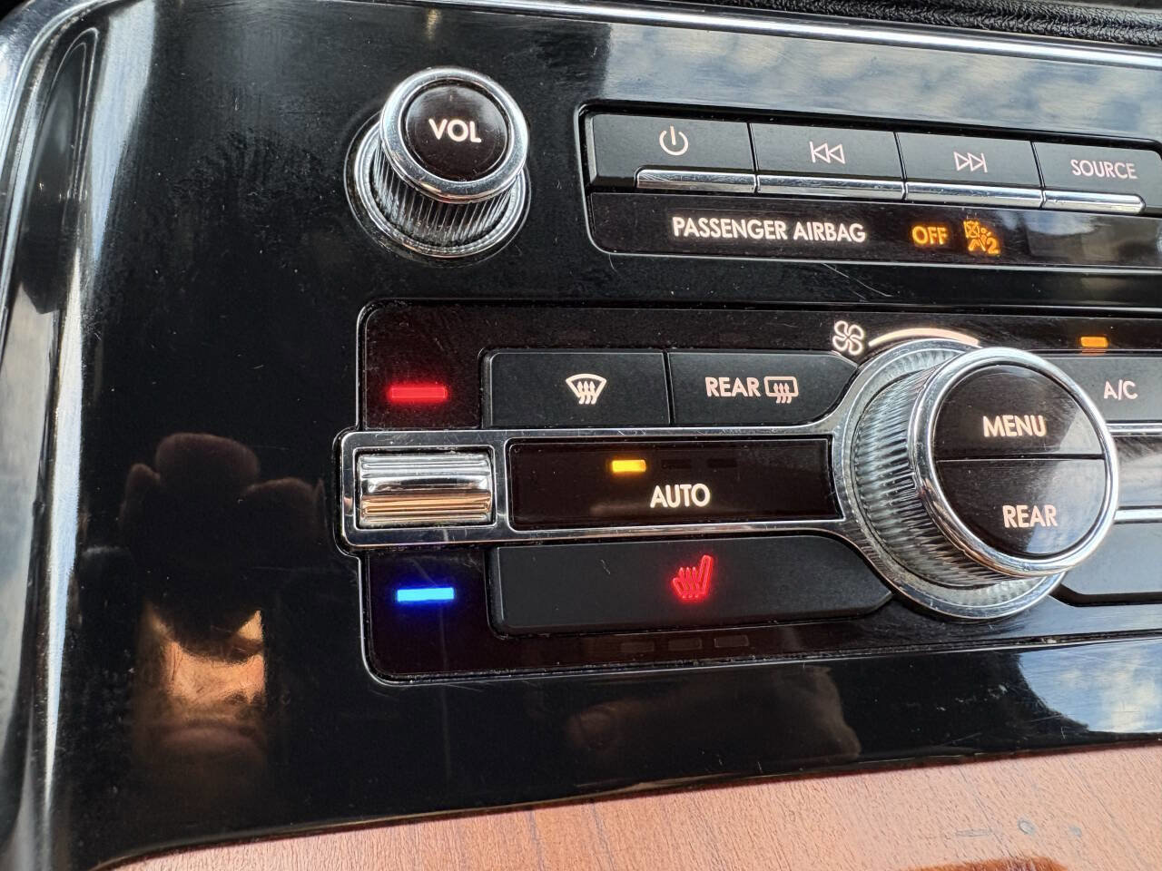 Used 2018 Lincoln Navigator Premiere image 39