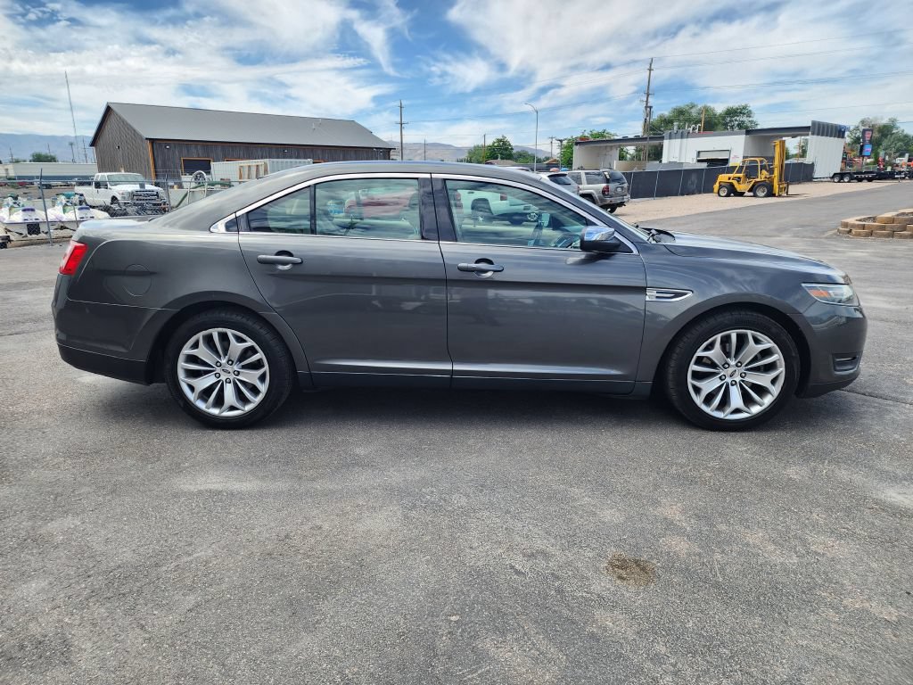 Used 2016 Ford Taurus Limited FWD image 4