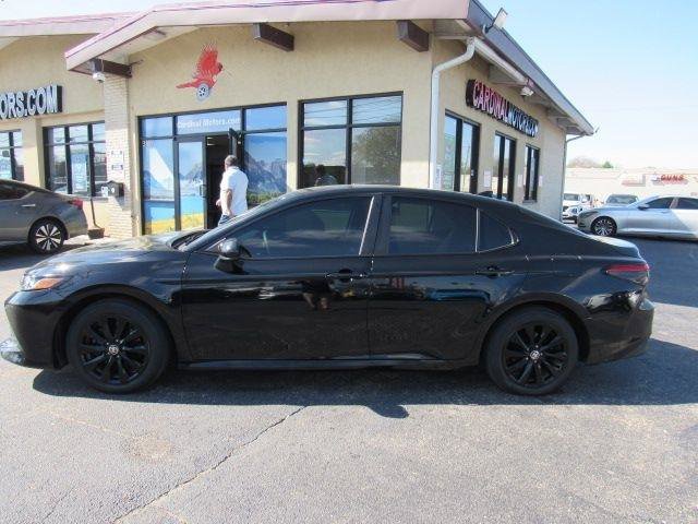 Used 2020 Toyota Camry LE image 4