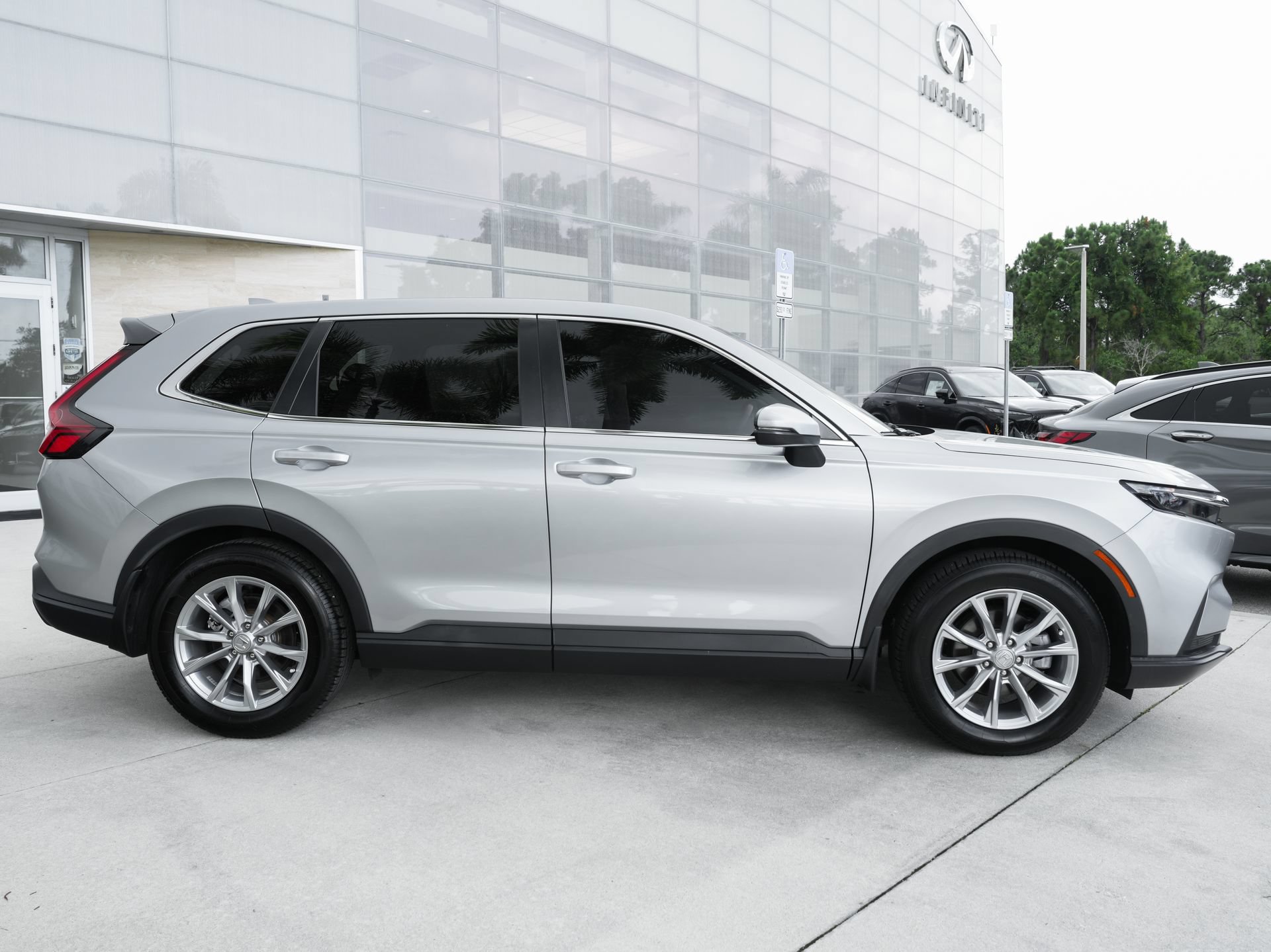 Used 2023 Honda CR-V EX-L image 27