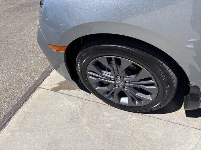 Certified 2025 Honda Odyssey Touring image 12