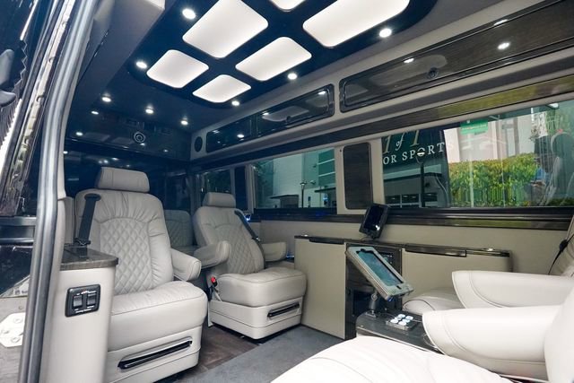 Used 2018 Mercedes-Benz Sprinter 3500 image 52