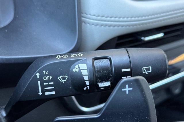 Used 2024 Nissan Rogue SV FWD image 40