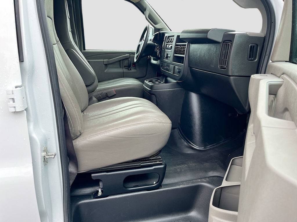 Used 2024 GMC Savana 2500 w/ Driver Convenience Package RWD image 23