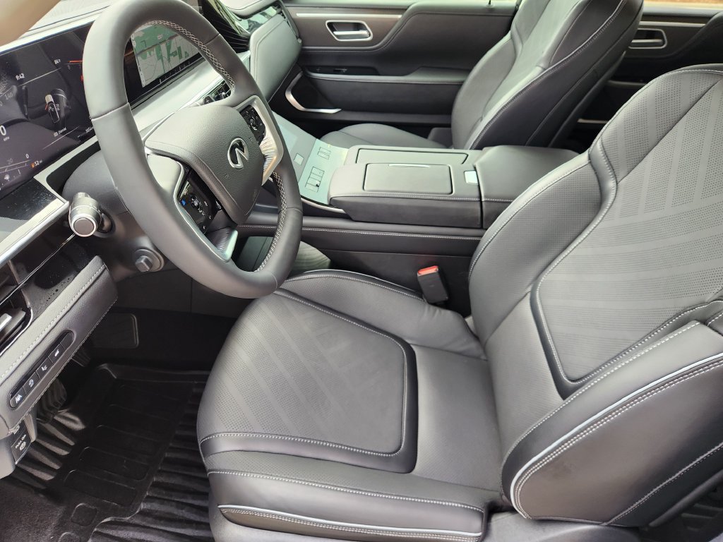 Used 2026 INFINITI QX80 Luxe w/ Cargo Package RWD image 12
