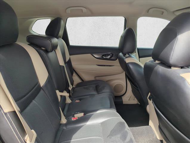 Used 2017 Nissan Rogue SV FWD image 21