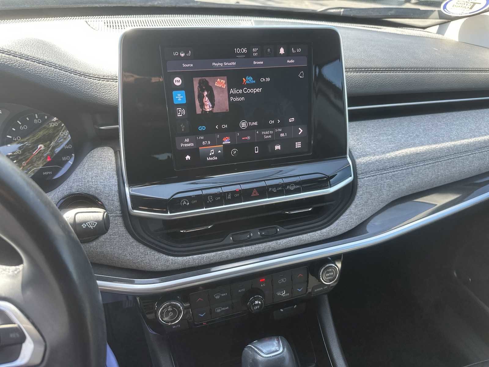 Used 2022 Jeep Compass Latitude w/ Sun and Sound Group image 16