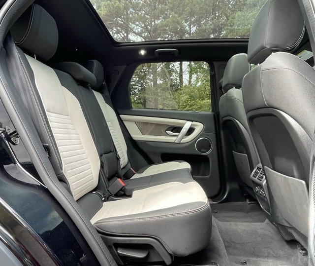 Used 2020 Land Rover Discovery Sport SE R-Dynamic image 18