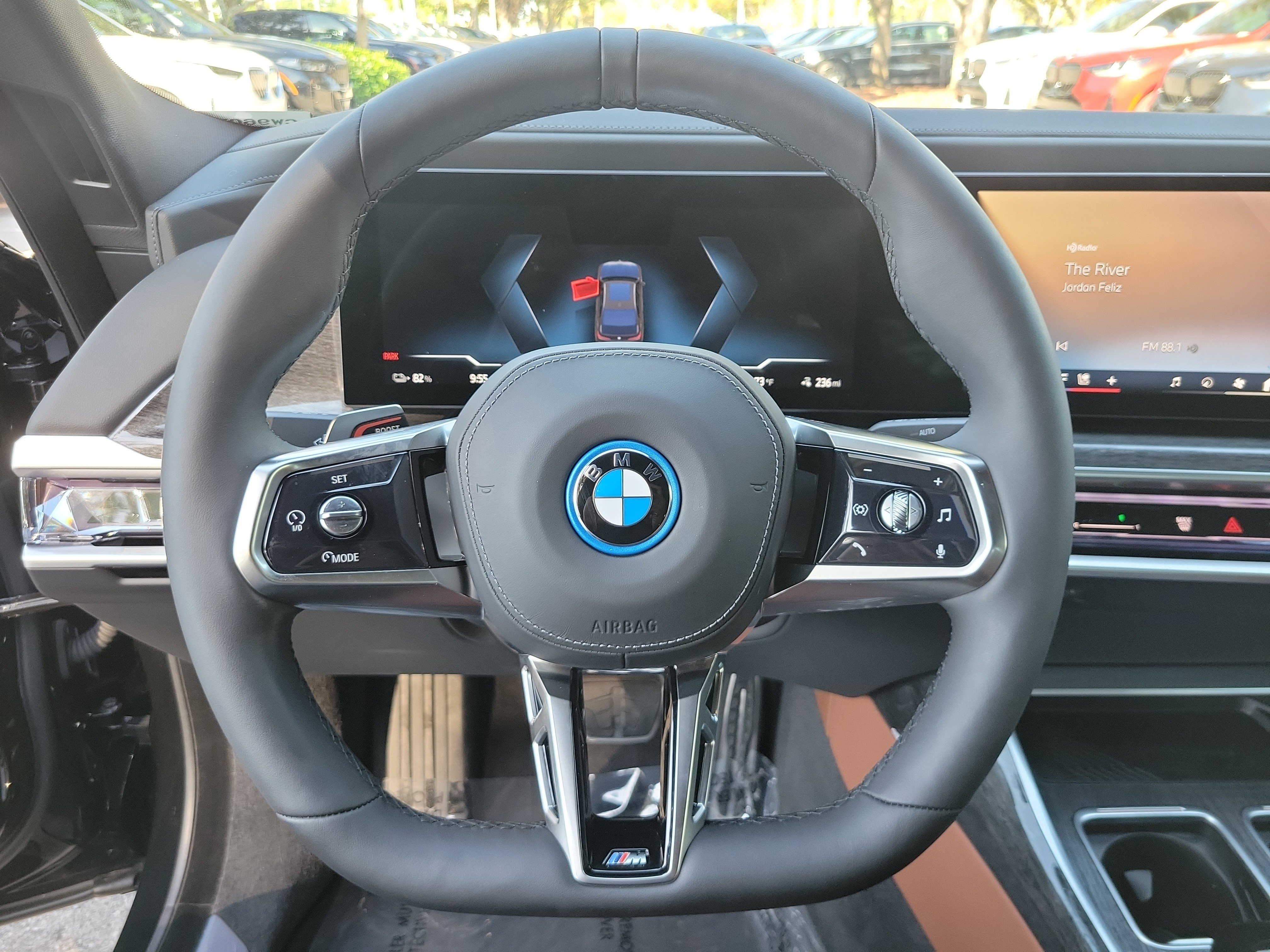 Used 2026 BMW i7 eDrive50 w/ M Sport Package image 28