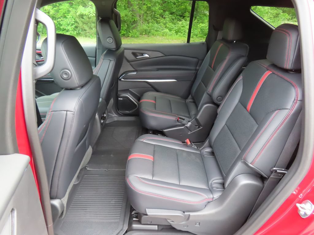New 2026 Chevrolet Traverse RS w/ LPO, Floor Liner Package AWD/4WD image 26