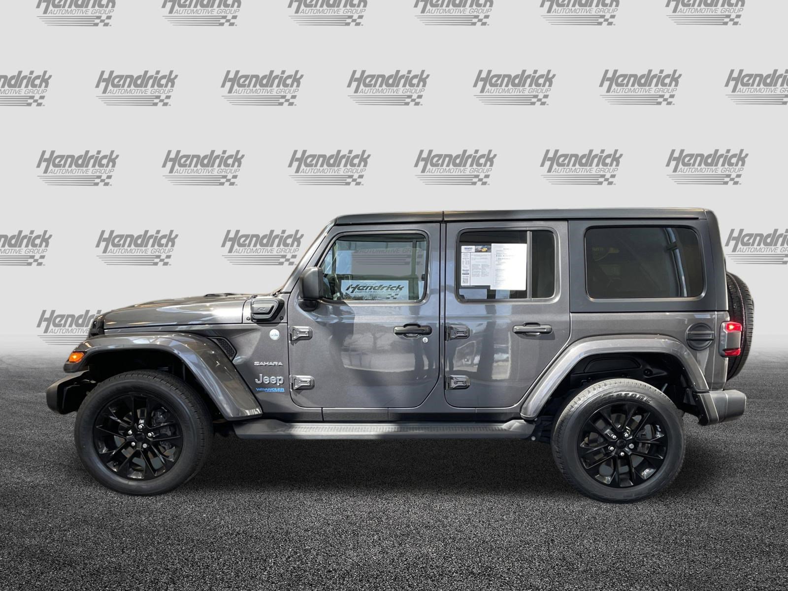 Used 2021 Jeep Wrangler Unlimited Sahara w/ Cold Weather Group AWD/4WD image 7
