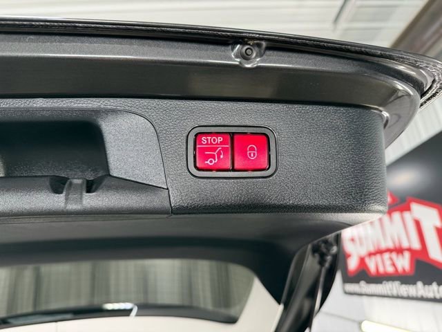 Used 2021 Mercedes-Benz GLC 300 4MATIC image 10