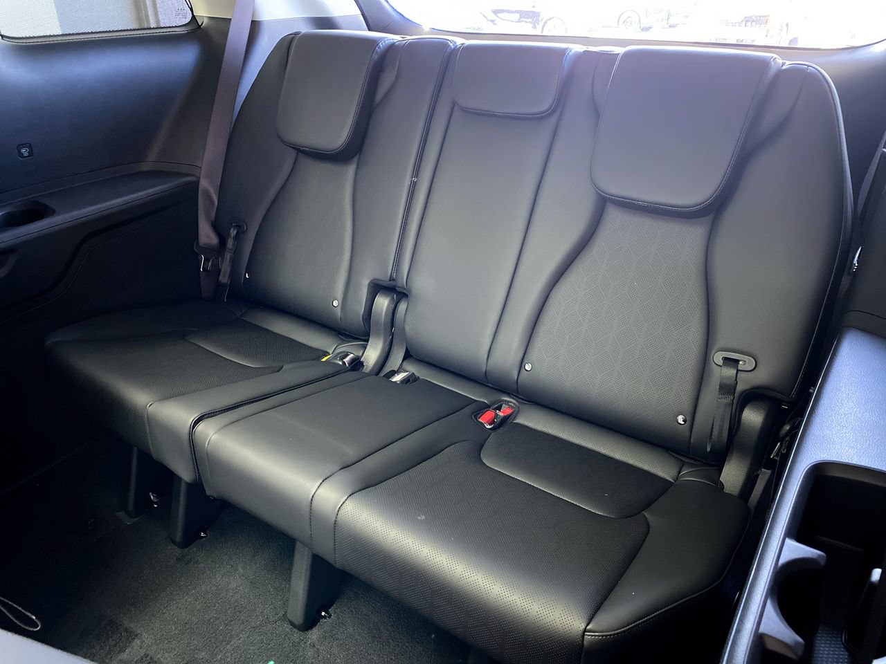 New 2027 Kia Carnival SX w/ Dark Edition Package FWD image 36