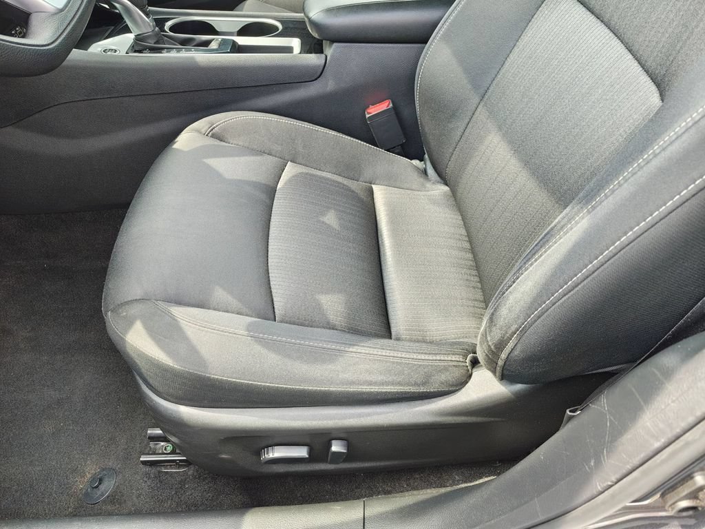 Used 2024 Nissan Altima 2.5 SV FWD image 12