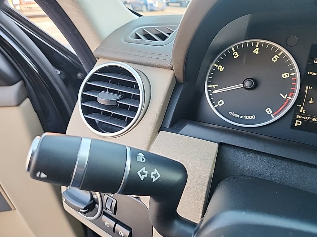 Used 2013 Land Rover LR4 HSE LUX AWD/4WD image 16