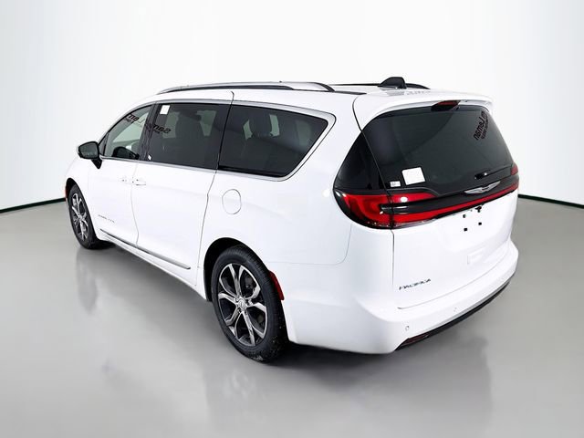 New 2026 Chrysler Pacifica Pinnacle image 5