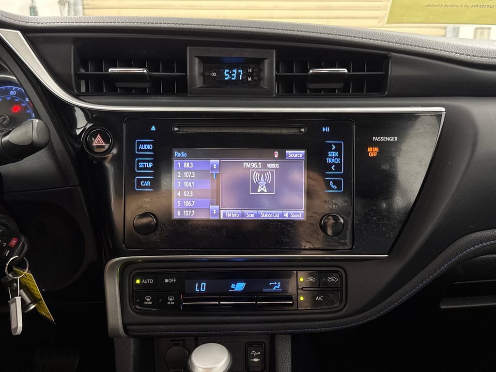 Used 2017 Toyota Corolla SE FWD image 17