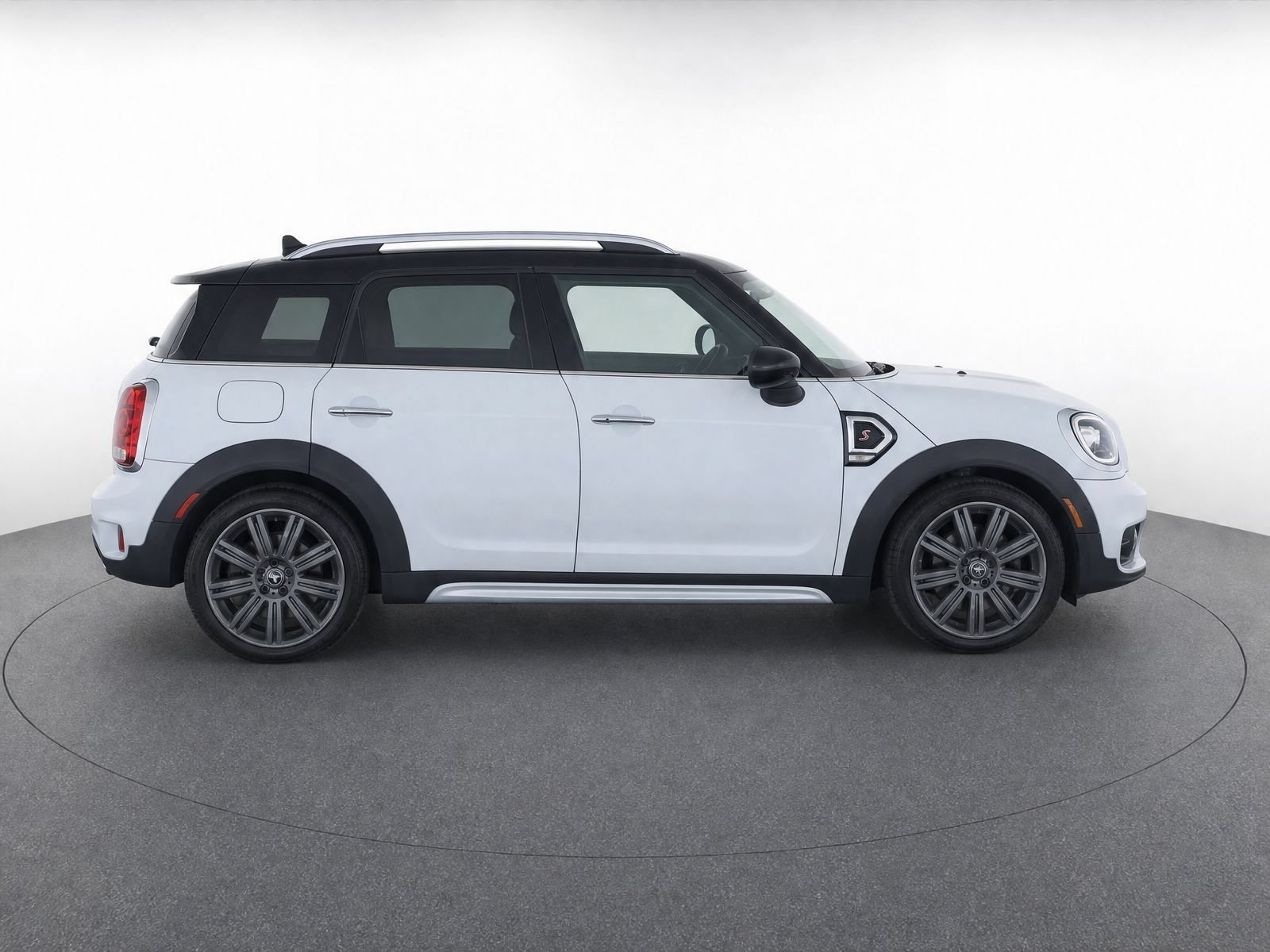 Used 2019 MINI Cooper Countryman S FWD image 4