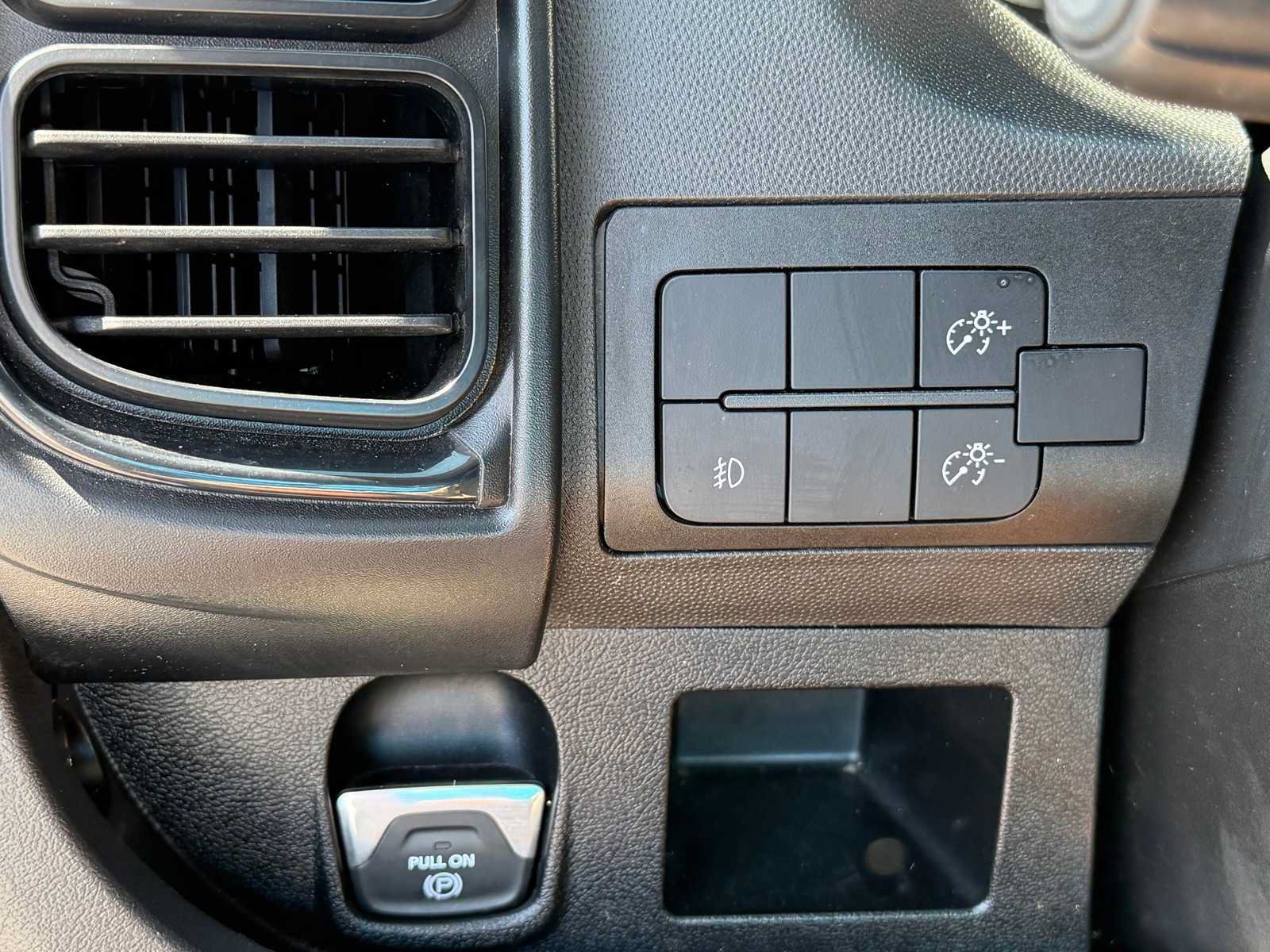 Used 2025 RAM ProMaster 2500 w/ Convenience Group FWD image 15