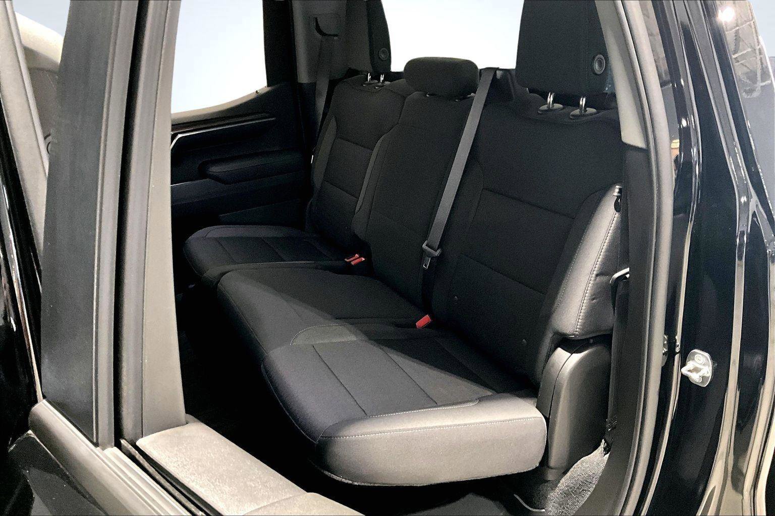 Used 2022 Chevrolet Silverado 1500 LT w/ Protection Package image 28