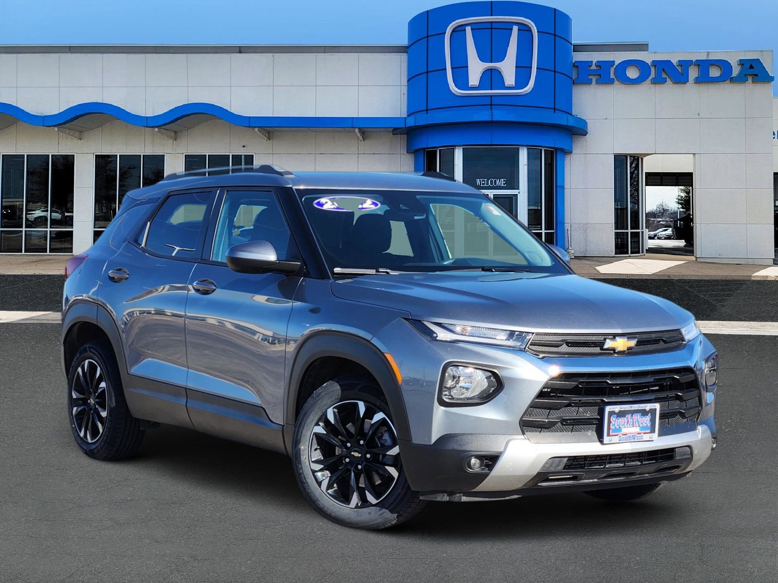 Used 2022 Chevrolet TrailBlazer LT image 1