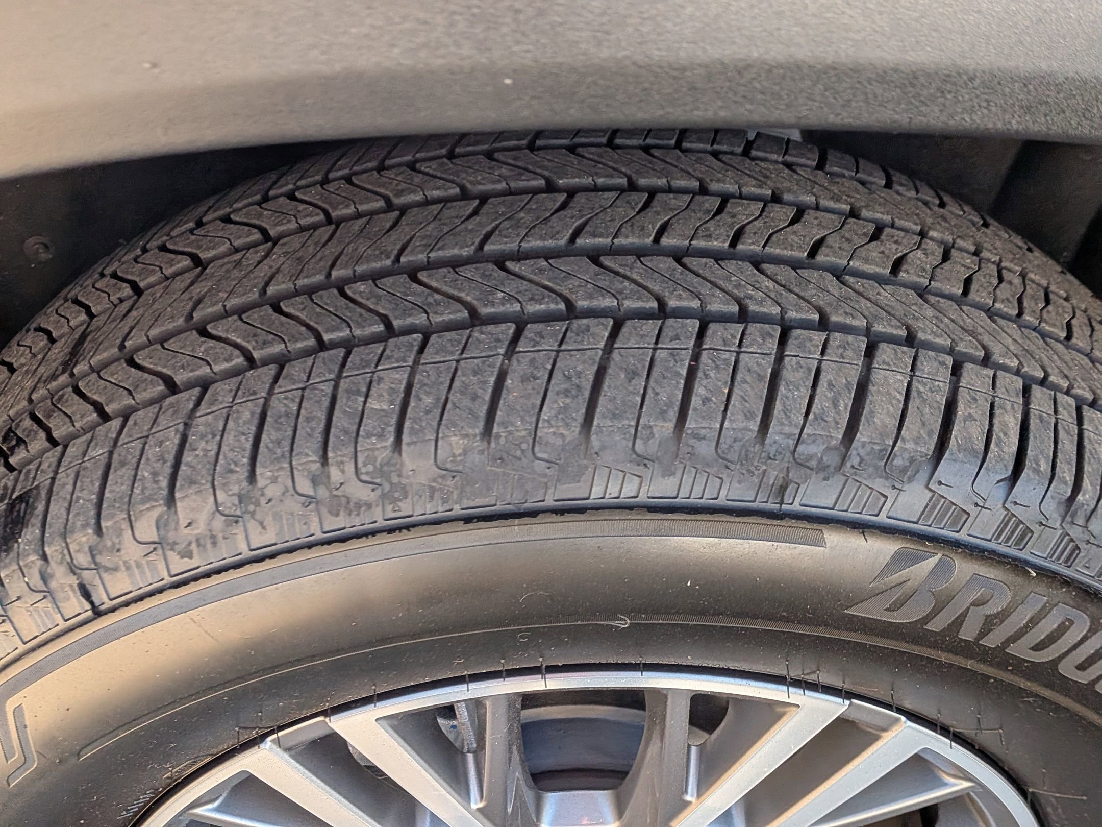 Used 2025 Chevrolet Traverse LT image 13