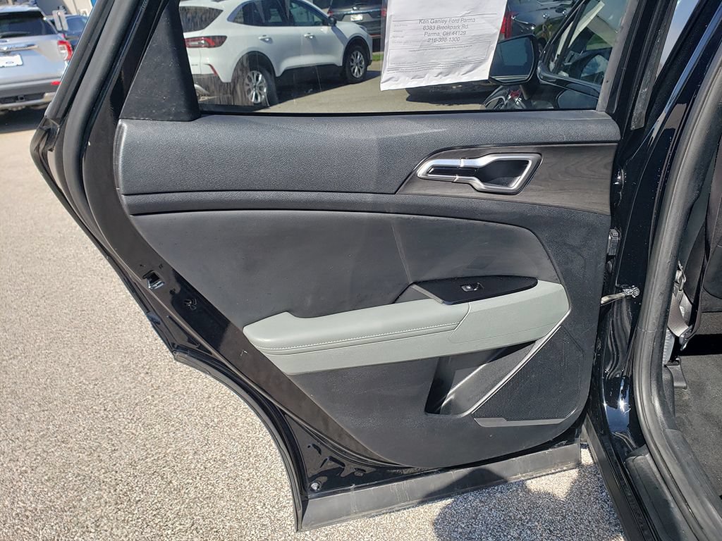 Used 2023 Kia Sportage X-Line w/ X-Line Premium Package AWD/4WD image 12