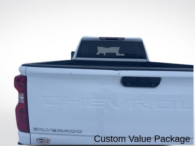Used 2022 Chevrolet Silverado 2500 Custom w/ Custom Value Package image 7