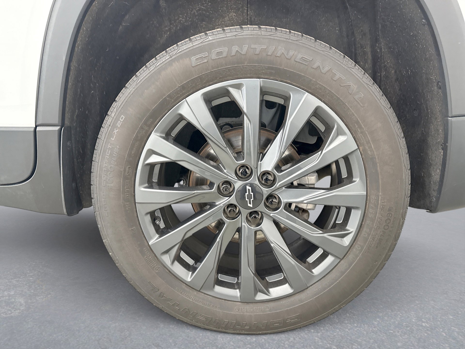 Used 2023 Chevrolet Traverse RS w/ LPO, Floor Liner Package AWD/4WD image 22