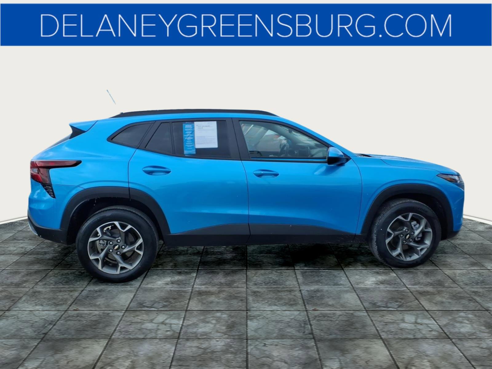 Certified 2025 Chevrolet Trax LT w/ LT Convenience Package image 2