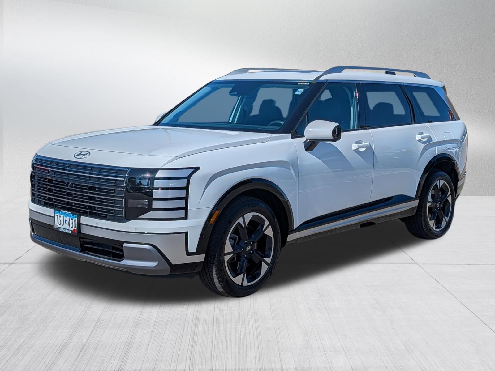 Certified 2026 Hyundai Palisade Limited AWD/4WD image 3