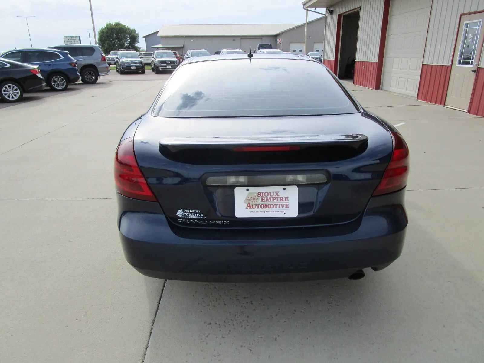 Used 2007 Pontiac Grand Prix w/ Sun And Sound Package FWD image 6