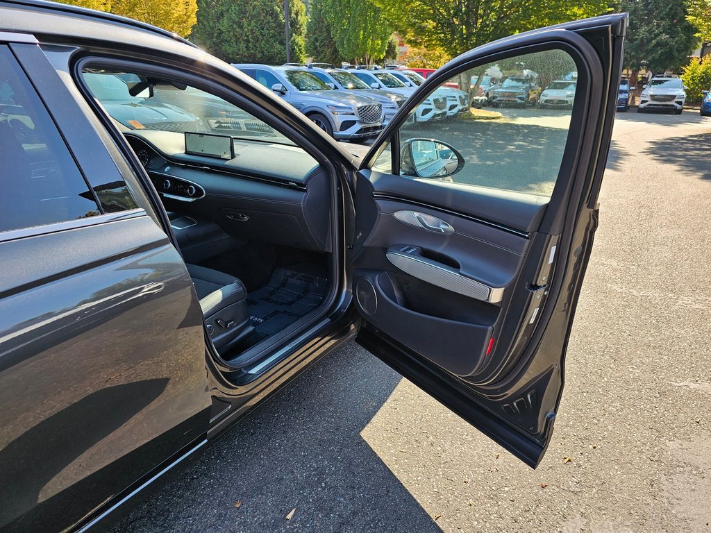 Used 2025 Genesis GV70 3.5T Sport image 28