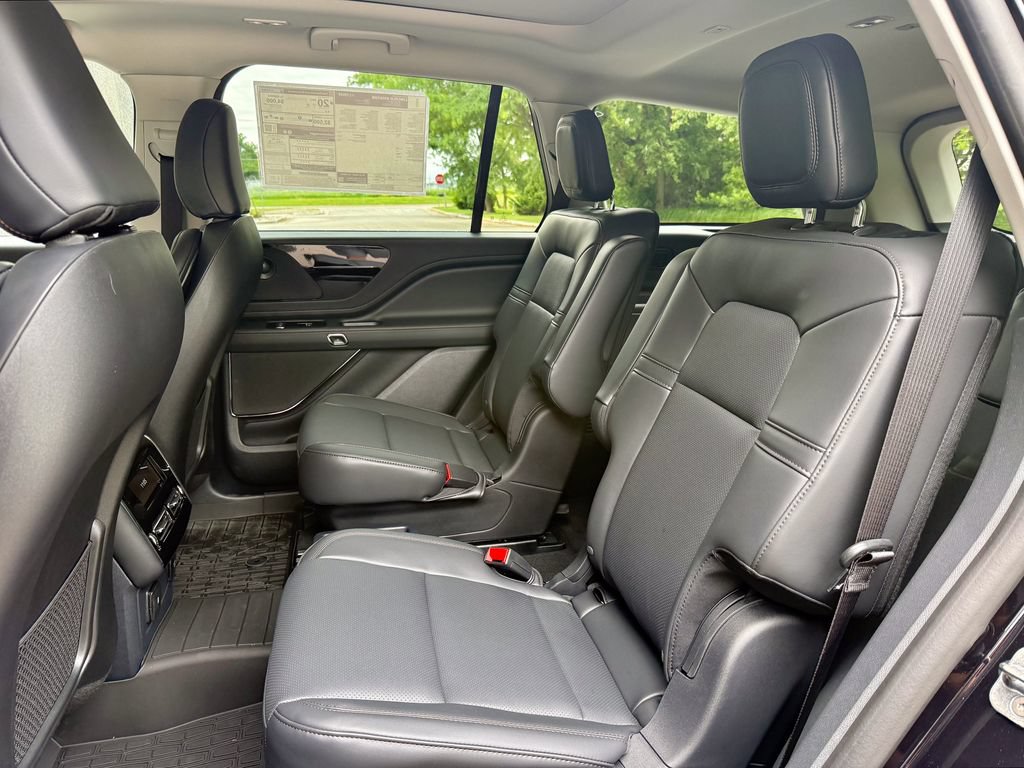New 2026 Lincoln Aviator AWD image 12