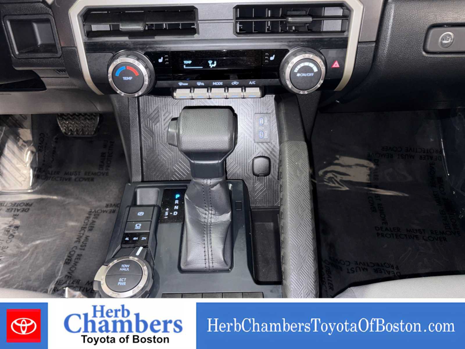 Used 2025 Toyota Tacoma SR5 AWD/4WD image 15