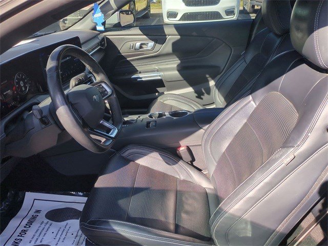 Used 2025 Ford Mustang Premium image 18