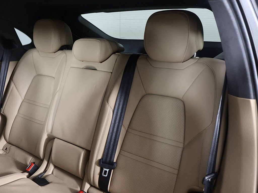 Used 2021 Porsche Cayenne GTS w/ Premium Package Plus AWD/4WD image 36